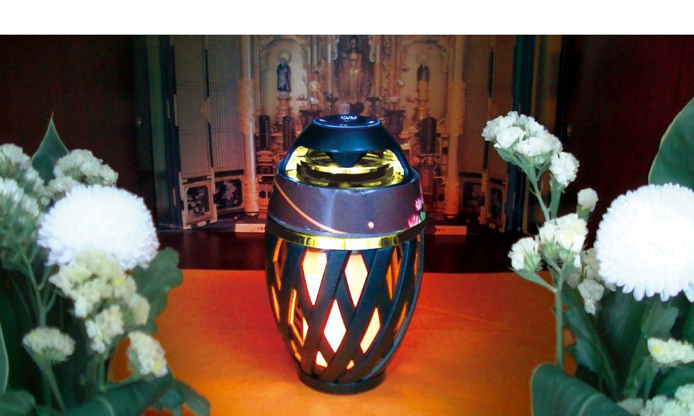 和ろうそく風のLEDライトでロウソク不要